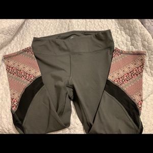 Gaiam Gray & Flowered Leggings